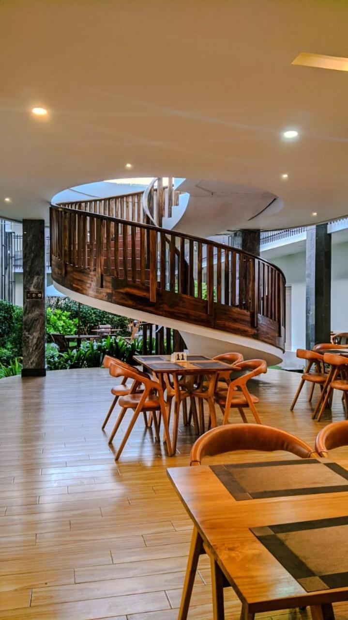 Grand Samota Hotel Sumbawa 외부 사진
