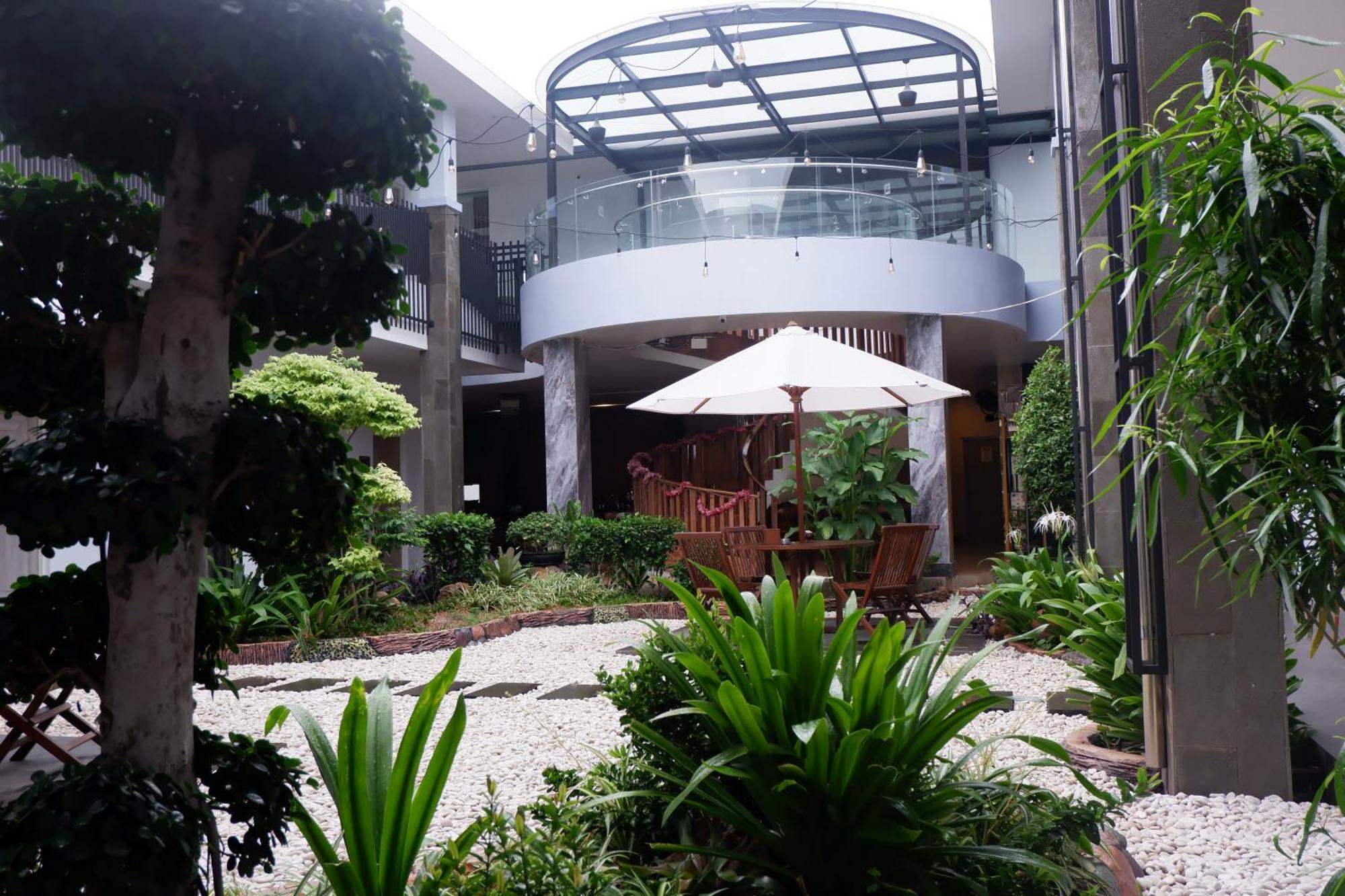 Grand Samota Hotel Sumbawa 외부 사진